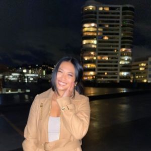 Meet your Posher, Dominique